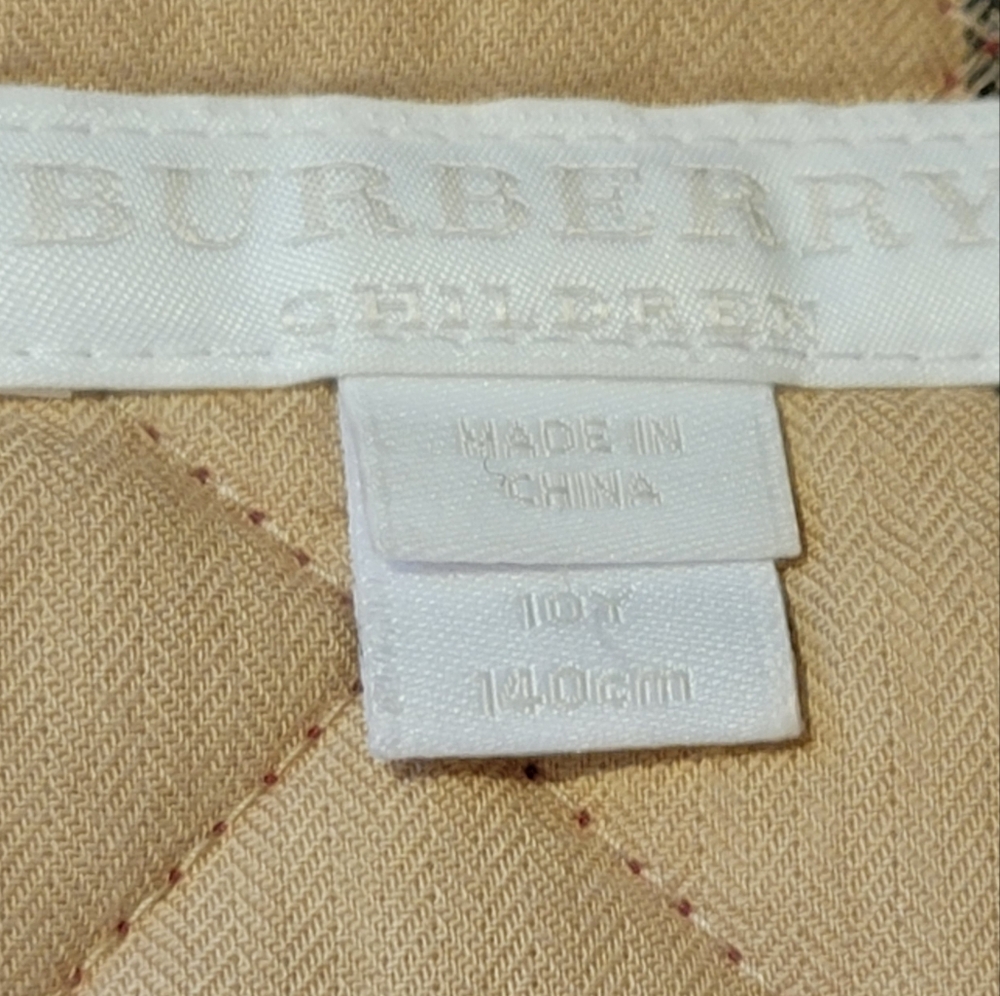 Burberry Girls Quilted Jacket Color: Burgundy Size: 10Year - Picture 10 of 10